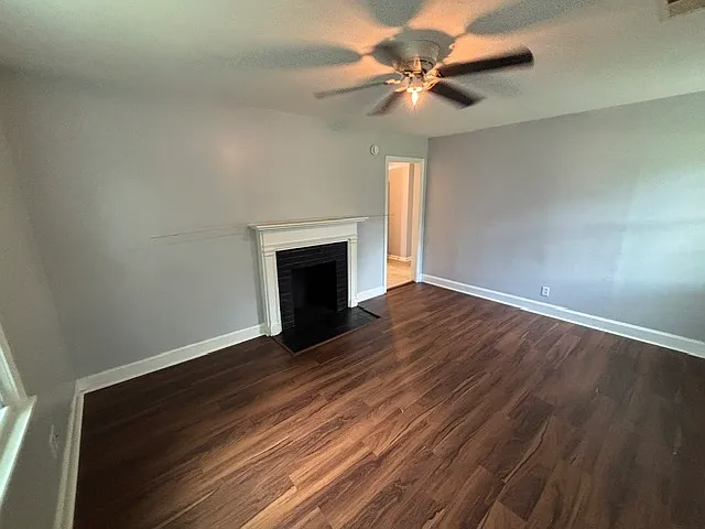 3 bed, 920 sqft, $1,250 — Photo 2