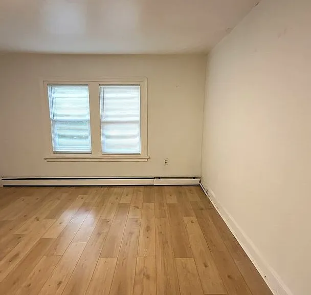 Mount Pleasant Ave W 134 — Photo 14