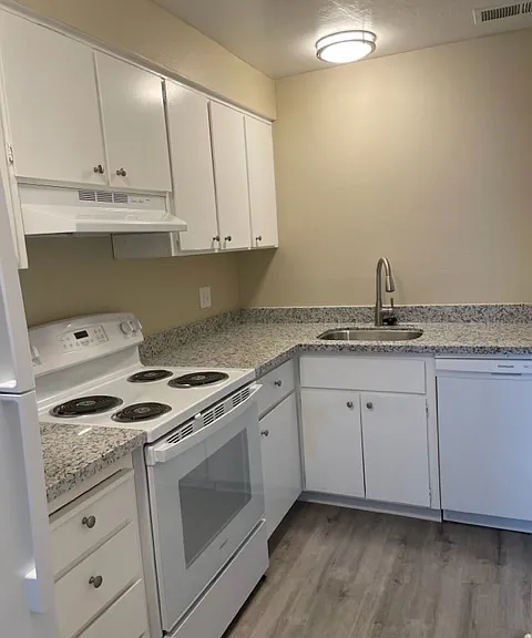 Matanzas Garden Apartments — Photo 19