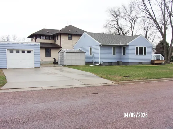 1322 Avenue I, Hawarden, IA 51023