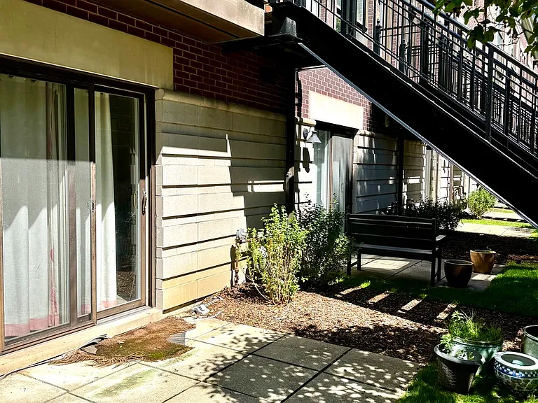 1346 S Indiana Pkwy — Photo 18