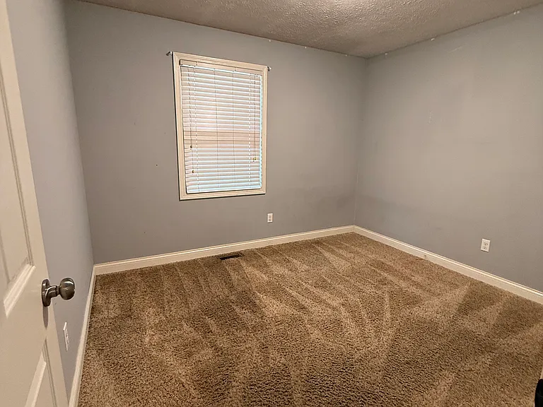 2425 Downing Dr — Photo 6