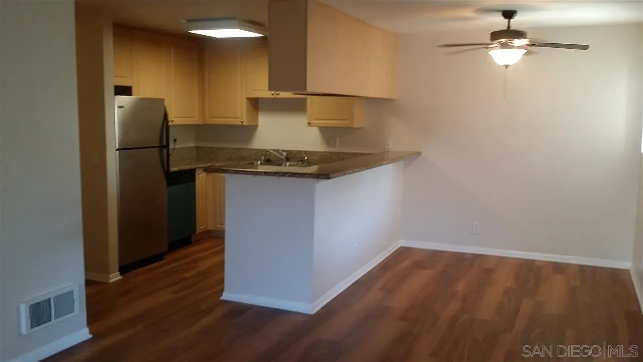 2 bed, 2.0 bath, 956 sqft, $2,595 — Photo 1