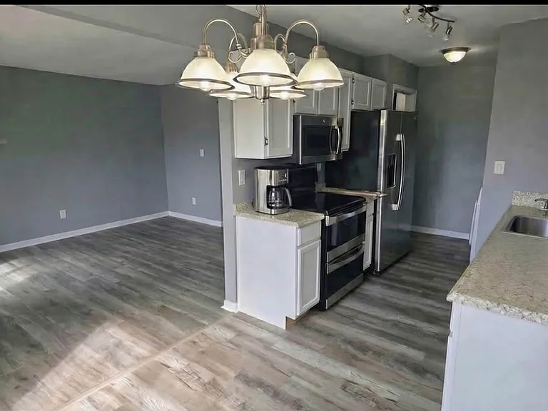201 S Allison St #2 — Photo 8