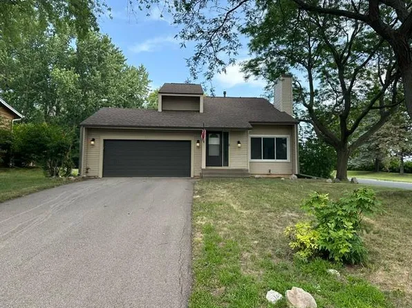 8687 Ridgewind Rd, Eden Prairie, MN 55344