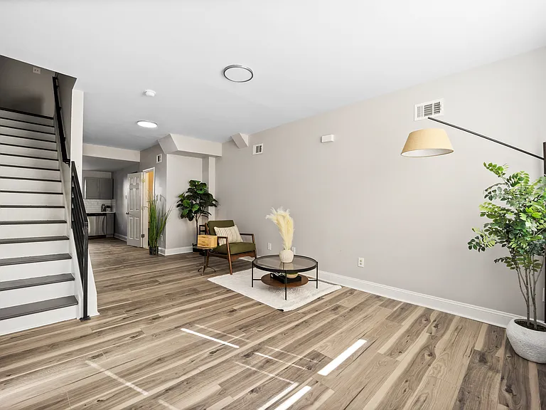2043 Pierce St — Photo 5