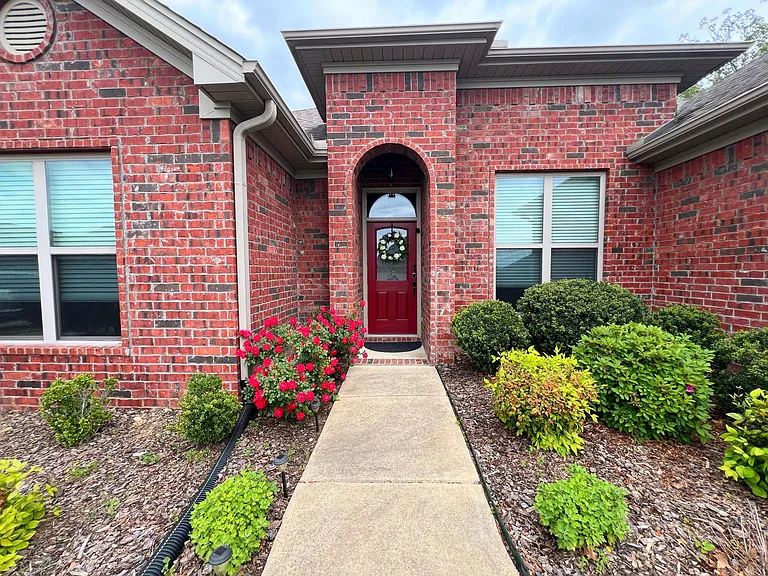 206 Marie Jeanne Dr — Photo 2