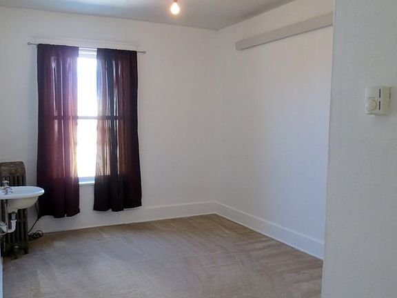 5th image of 308 S 3rd St Ste B