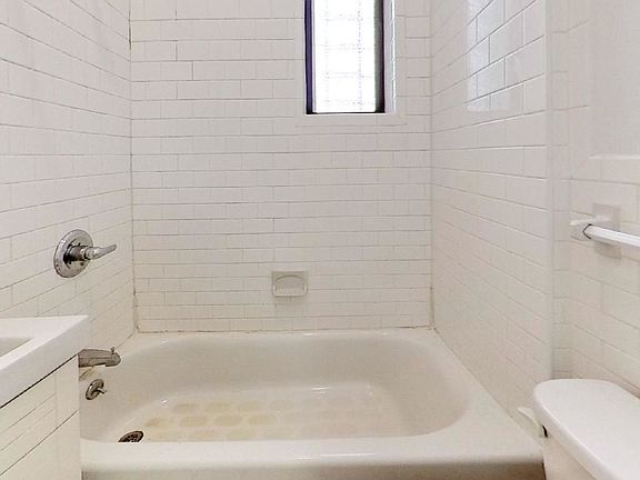 4th image of 523 W 187th St #1AA