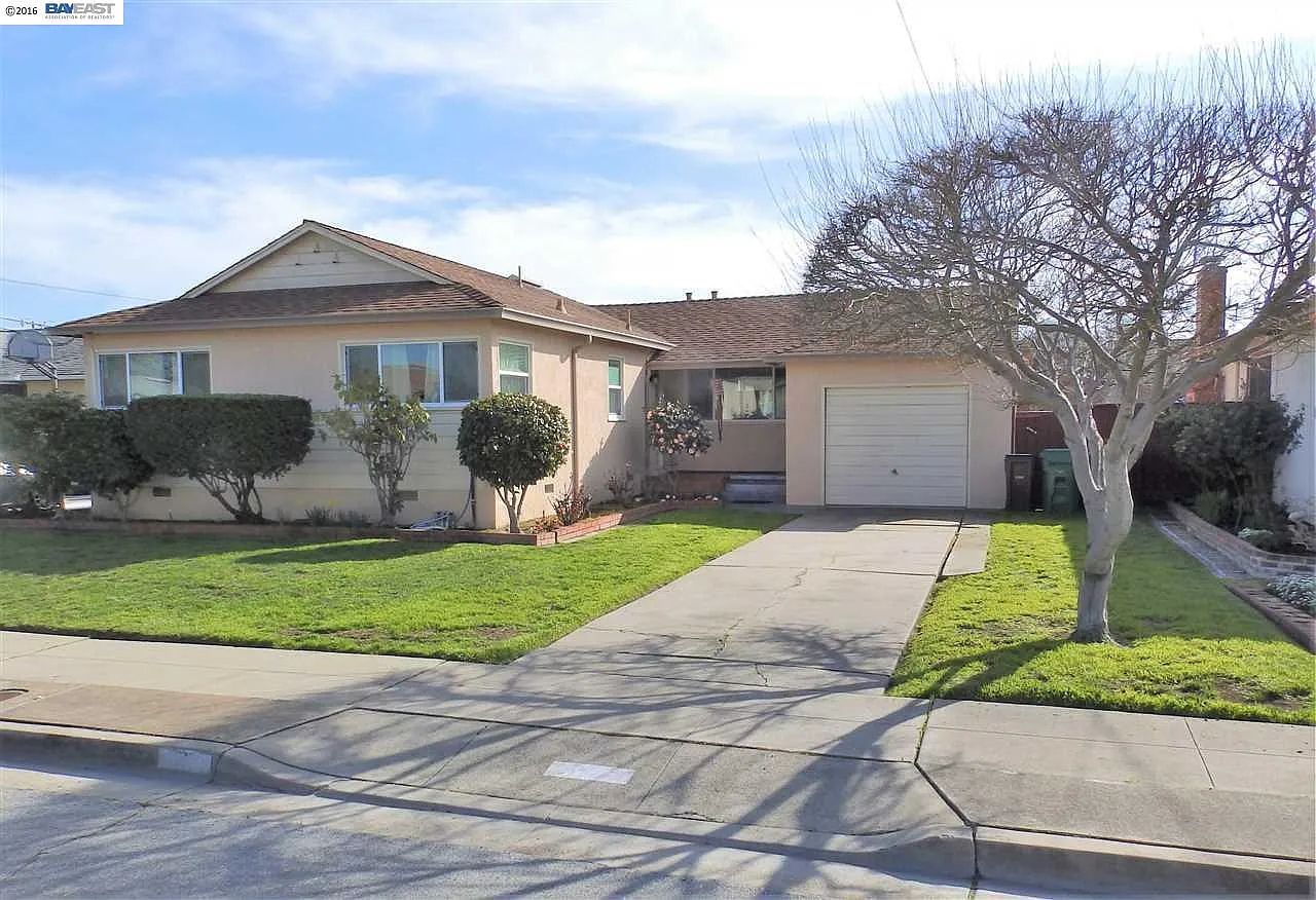 1762 Boxwood Ave photo 1