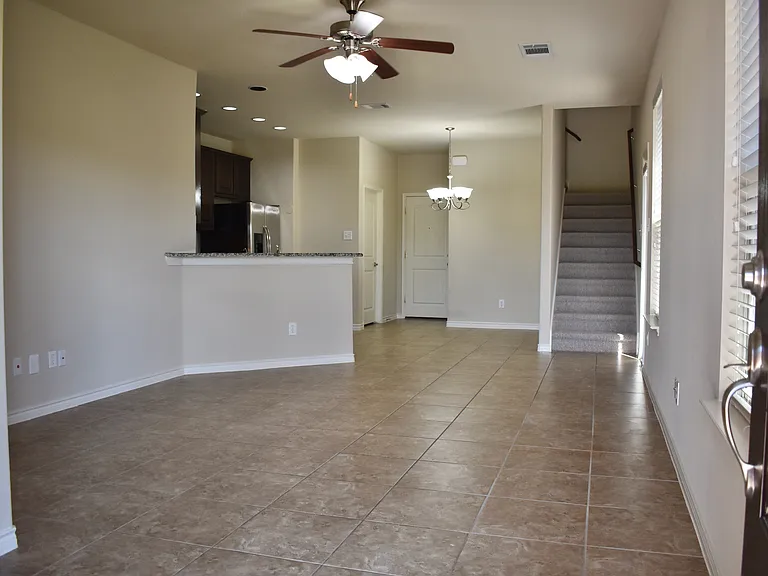 4916 Stray Creek Ln — Photo 4