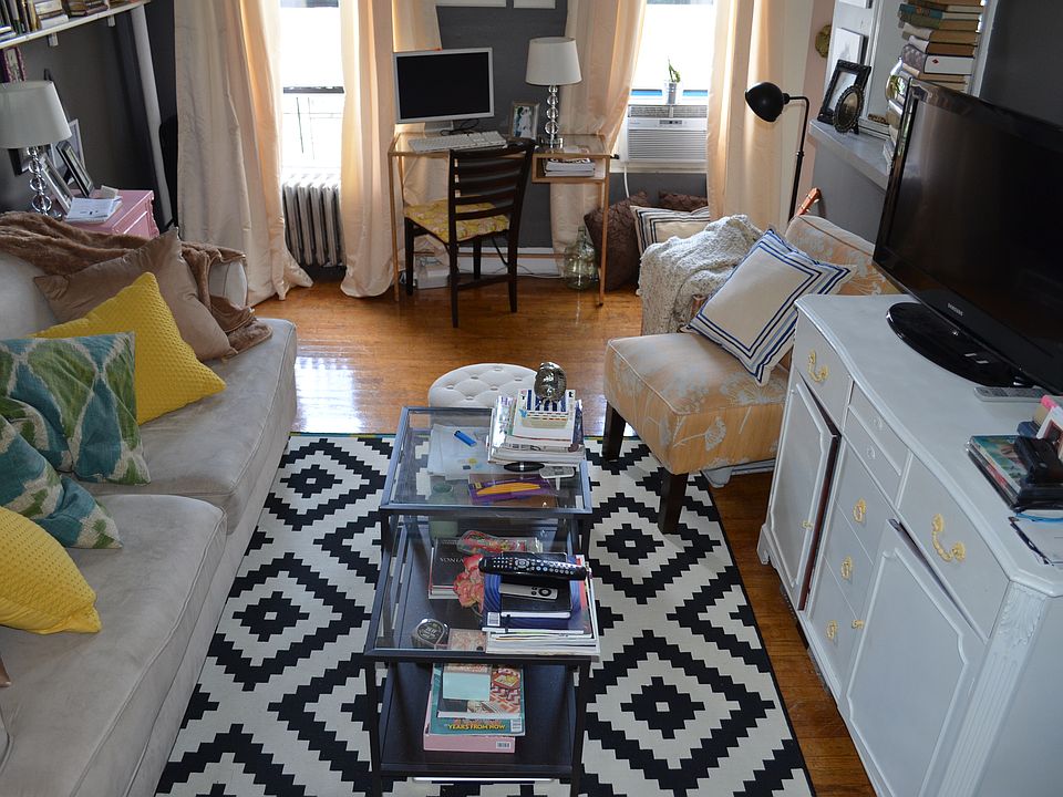 2nd image of 109 Luquer St APT C4