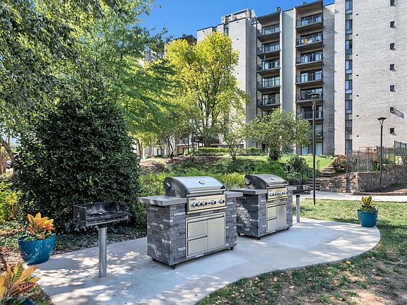 4th image of 6034 Richmond Hwy #36-0607