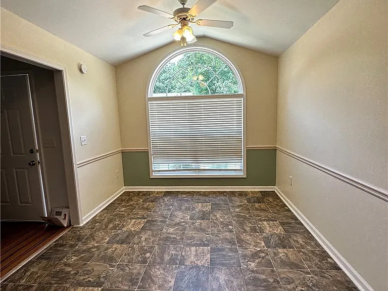 285 Tall Pine Ln — Photo 4