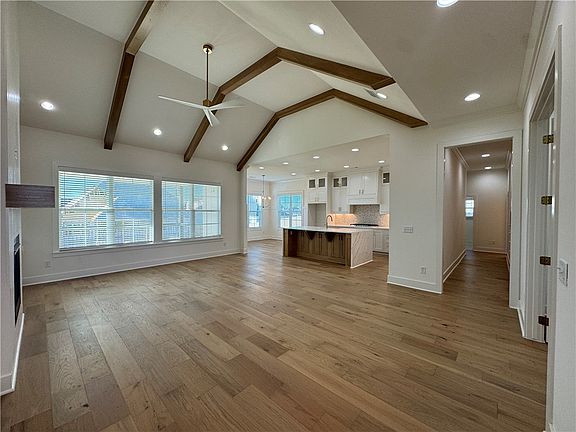 5th image of 2709 Lunar Ave
