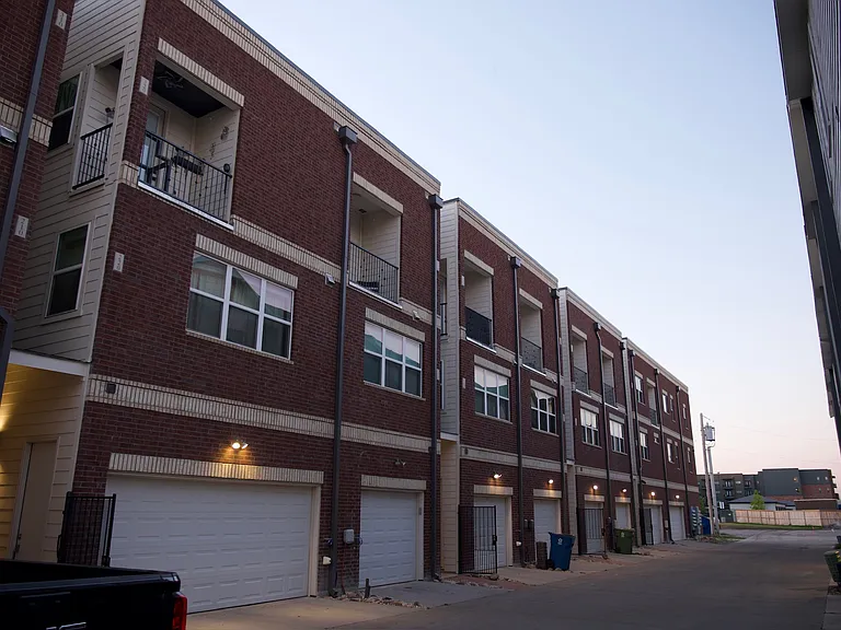 251 S Mill St #320 — Photo 40