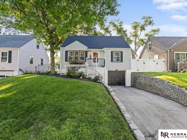 3943 N 54th St, Omaha, NE 68104