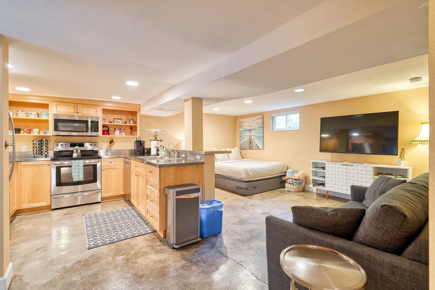 1 bed, 1.0 bath, 592 sqft, $2,670 — Photo 2