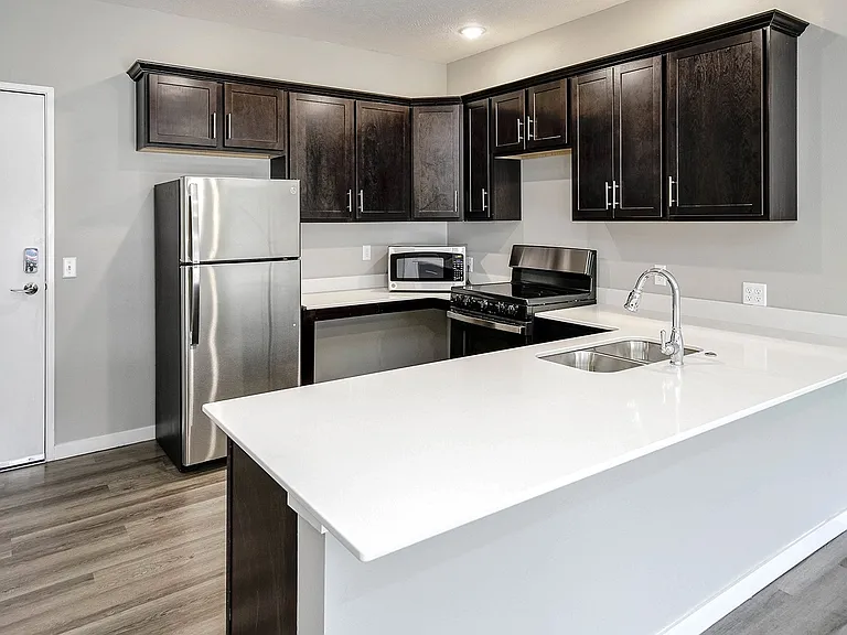 Cross Creek Apartments — Photo 5