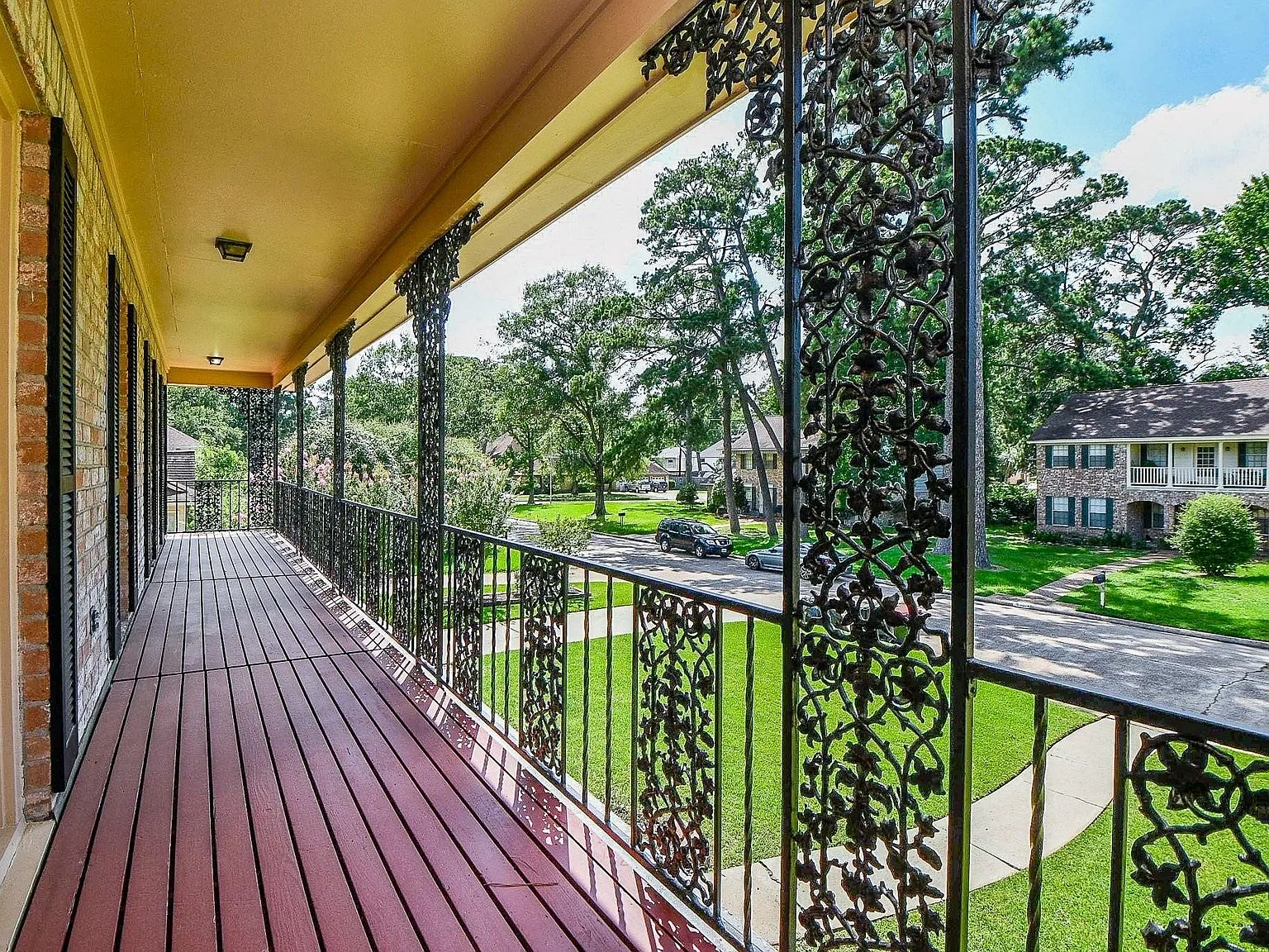 4 bed, 2.5 bath, 2900 sqft, $2,800 — Photo 4