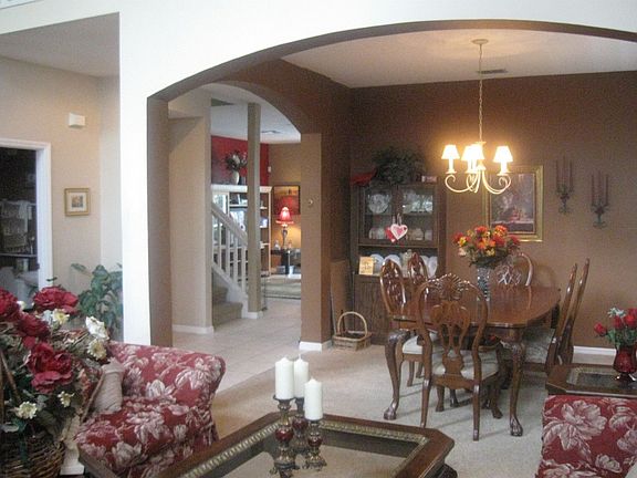 5th image of 818 Cherry Valley Way