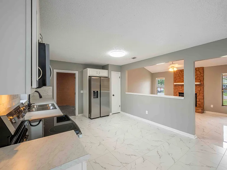 8126 Sable Woods Dr N — Photo 15