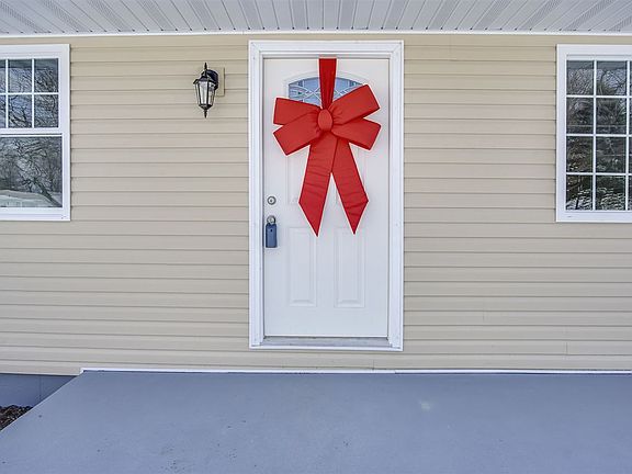 2nd image of 51272 Helmen Ave