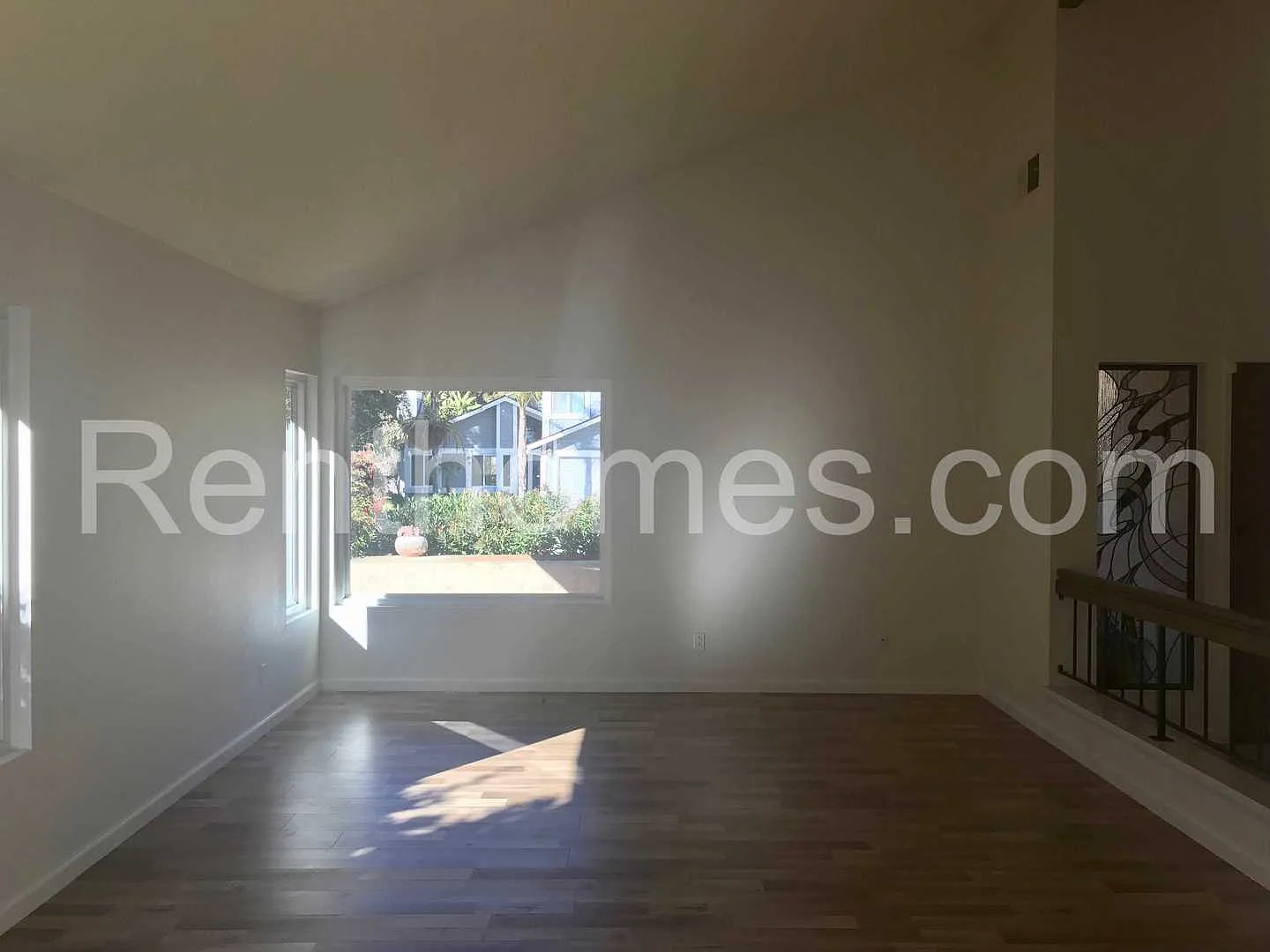 Scripps Ranch, 11245 Forestview Ln, Nice Views, AC, Fireplace, 2 Car Garage with Opener. — Photo 3