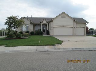 431 E Stone Path St, Derby, KS 67037