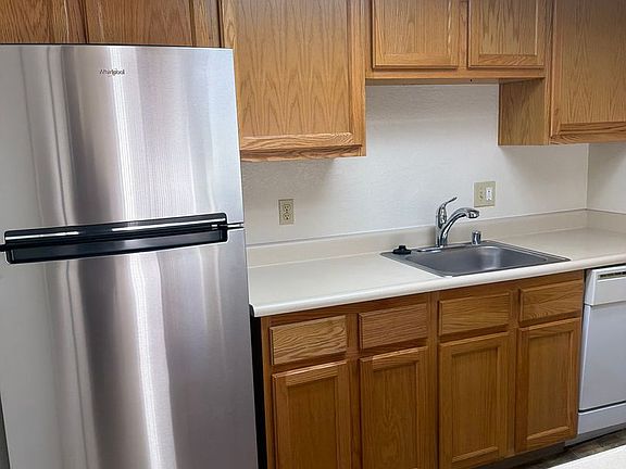 3rd image of 2657 McGregor Dr