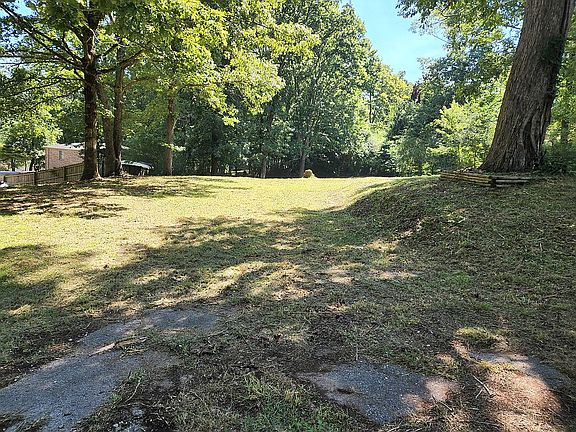 4th image of 5909 Elizabeth Dr