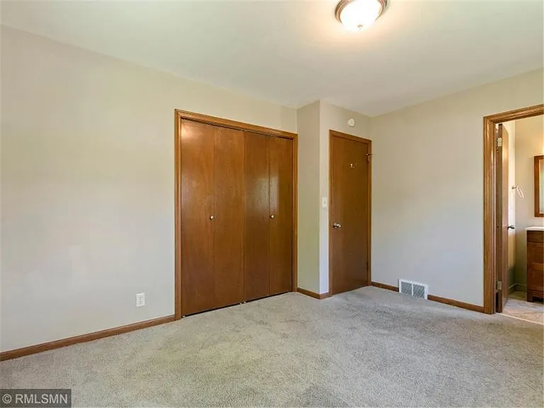 16020 Temple Dr — Photo 6