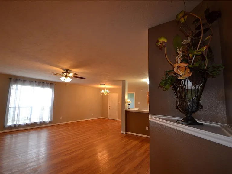 5126 Riverwood Dr — Photo 10