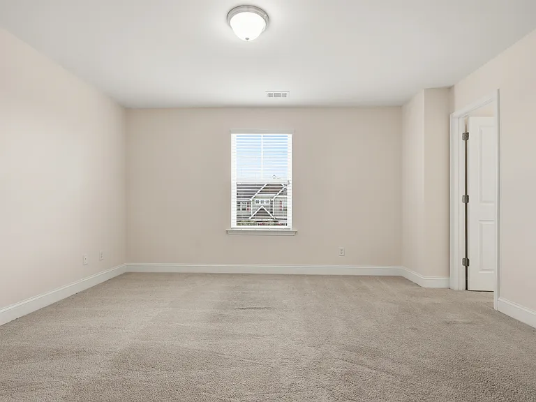 105 Grimsby Rd — Photo 30