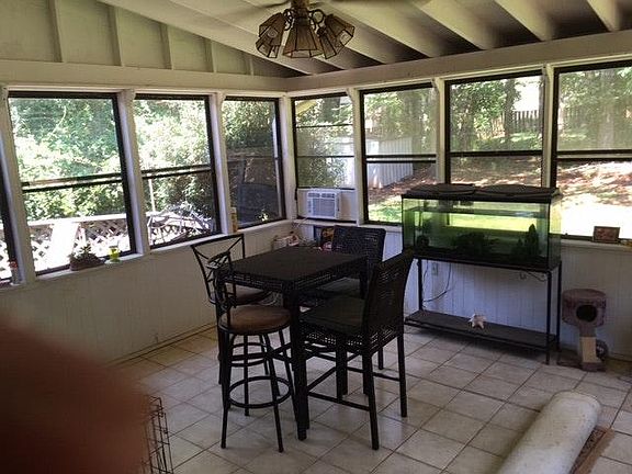 2nd image of 3945 White Oak Ln