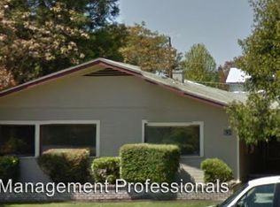 836 NW 6th St APT A2, Grants Pass, OR 97526