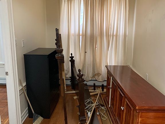 2nd image of 1158 Manor Ave Floor 1