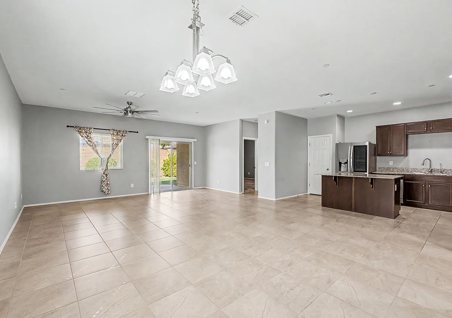 Spacious 4BD/2BA in Verrado — Photo 3