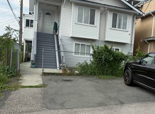 8125 Saint George St, Vancouver, BC V5X 3S4