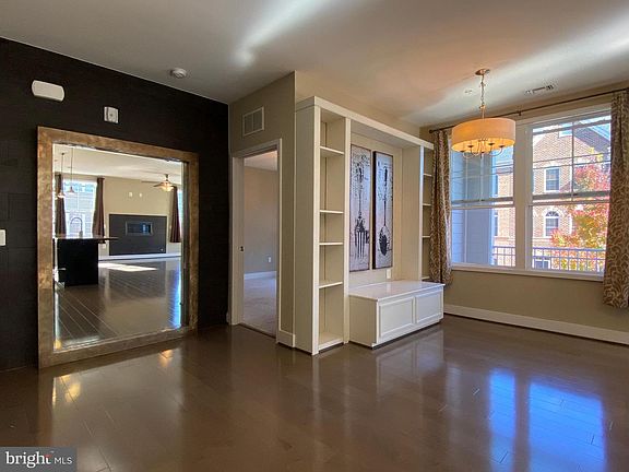 4th image of 3160 John Glenn St #202
