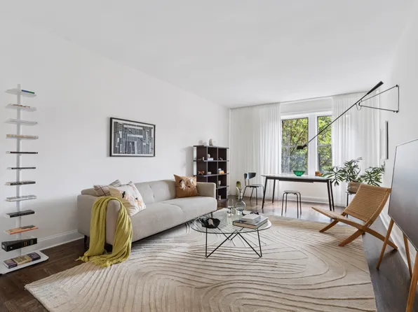 1075 Grand Concourse image 5 of 8