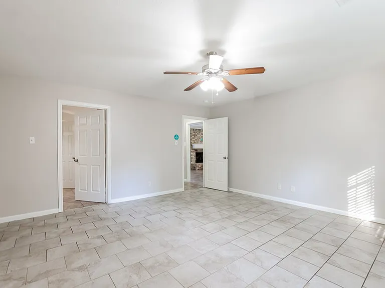 11715 Gardenglen Dr — Photo 10