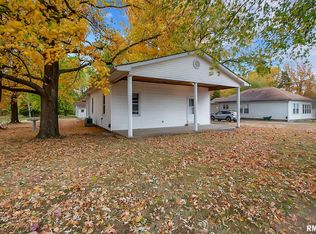 8747 Majestic Rd, Du Quoin, IL 62832