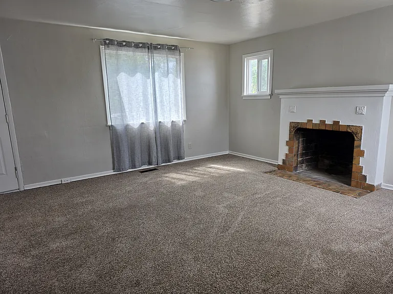4894 Beacon Ave S — Photo 14