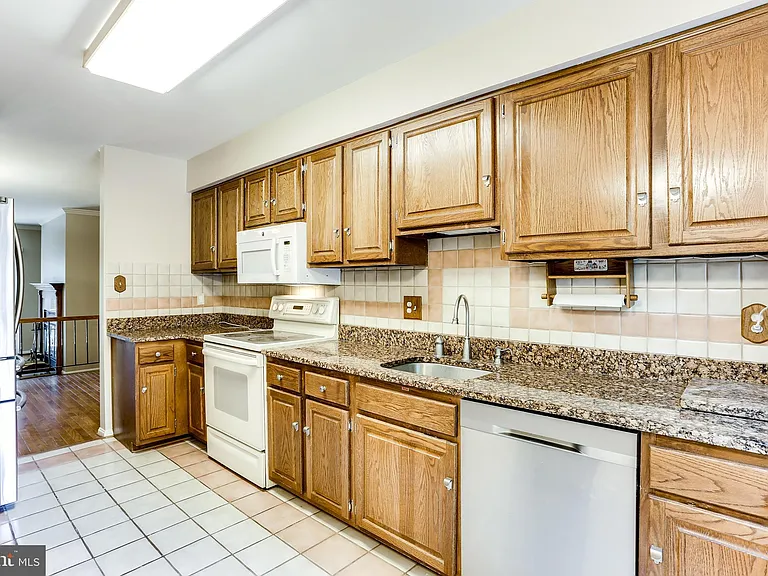 7371 Swan Point Way #10-8 — Photo 4