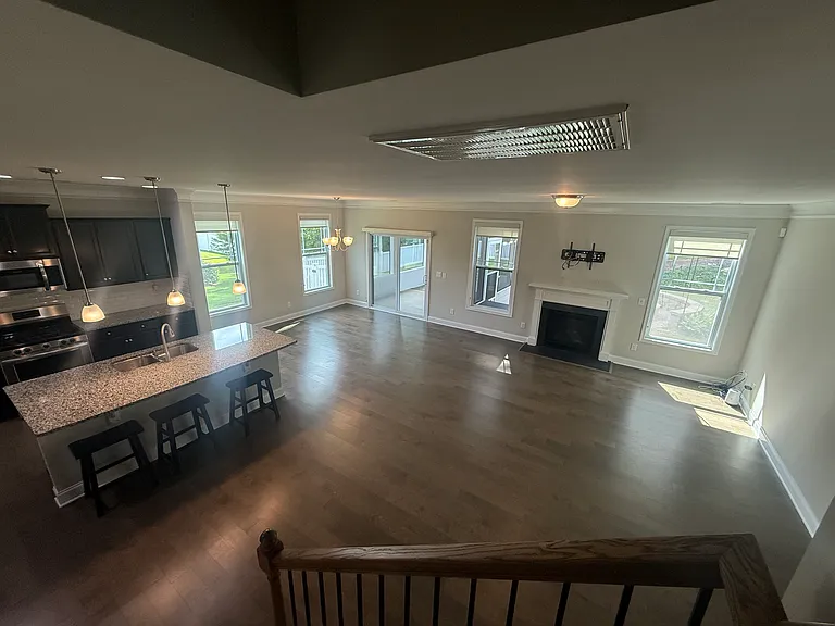 3931 Lake Breeze Dr — Photo 5