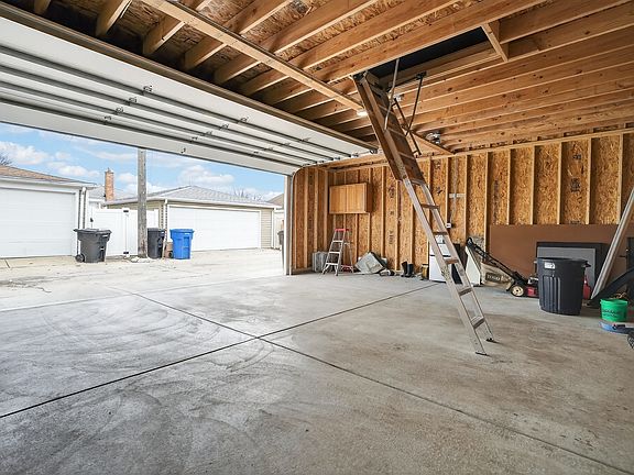 4th image of 5819 S Newcastle Ave