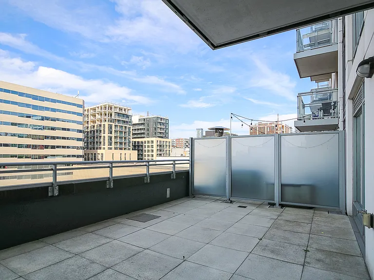 525 Adelaide St W — Photo 21