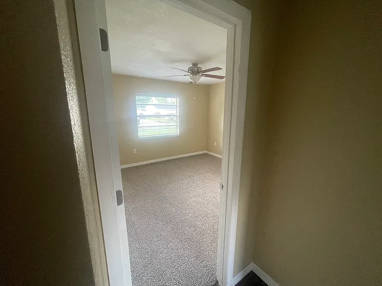 2205 Country Loop S — Photo 12