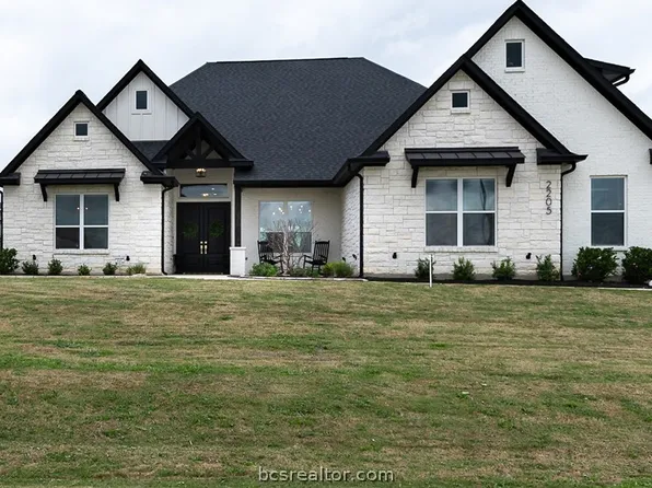 2205 Joe Will Dr, College Station, TX 77845